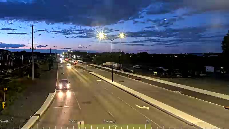 Traffic camera image at 2025-08-25 00:26:17