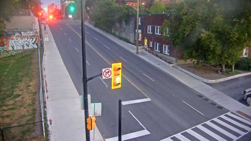 Traffic camera image at 2025-08-25 00:06:27