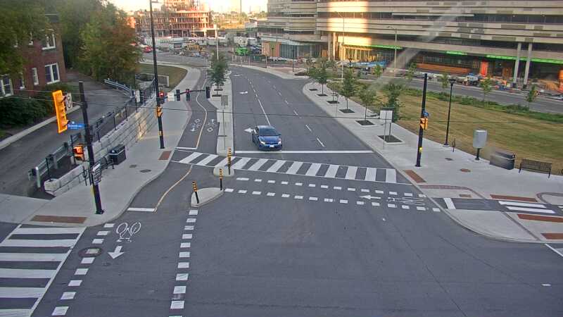 Traffic camera image at 2025-09-01 11:21:23