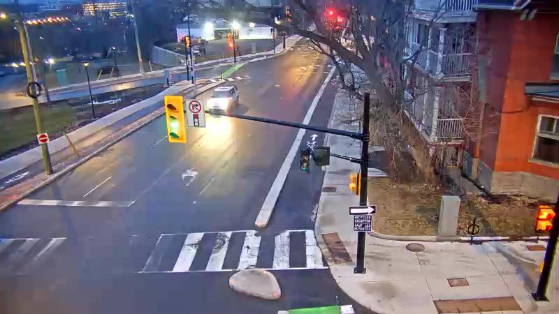 Traffic camera image at 2025-03-25 10:46:03