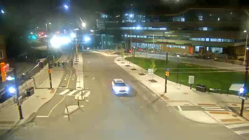 Traffic camera image at 2025-05-09 06:21:10