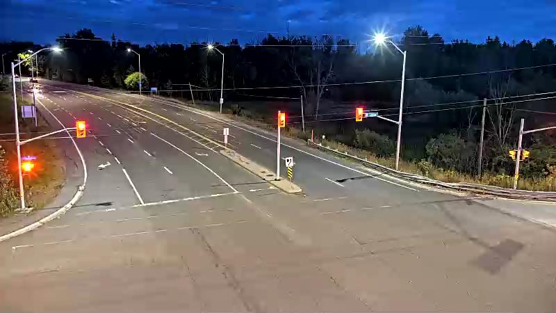 Traffic camera image at 2025-08-25 00:31:28