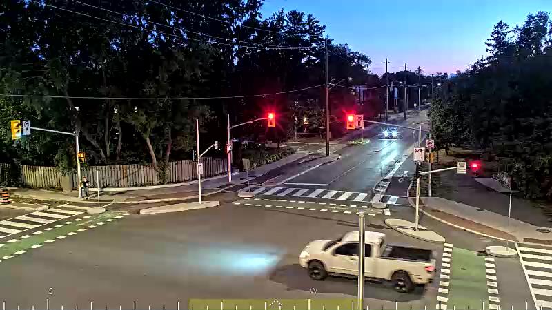 Traffic camera image at 2025-08-25 00:26:18