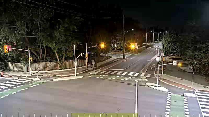 Traffic camera image at 2025-08-25 02:51:23