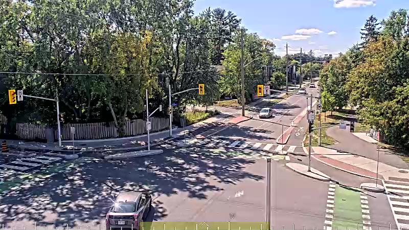 Traffic camera image at 2025-09-14 17:46:38