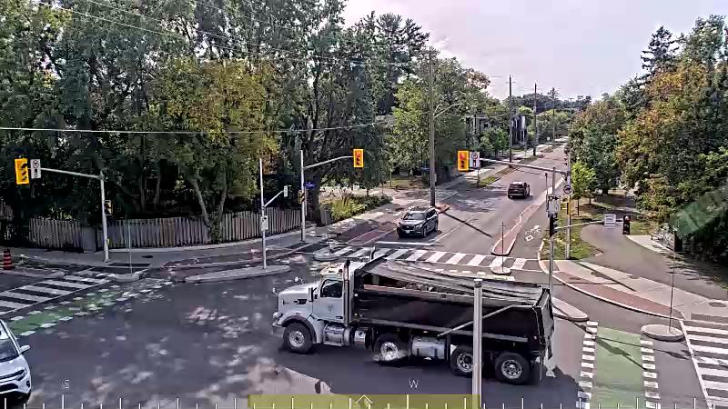 Traffic camera image at 2025-09-17 18:41:35