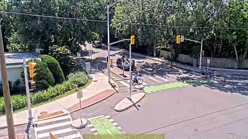 Traffic camera image at 2025-06-30 16:41:27