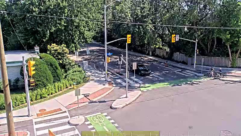 Traffic camera image at 2025-06-30 20:21:38