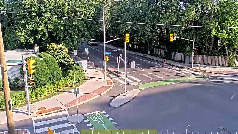 Traffic camera image at 2025-06-30 22:51:39