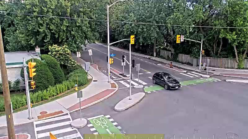Traffic camera image at 2025-06-30 23:41:24