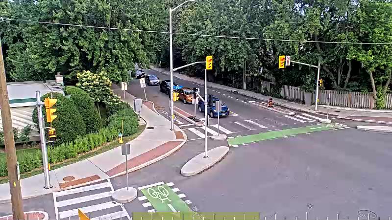 Traffic camera image at 2025-07-01 00:06:42