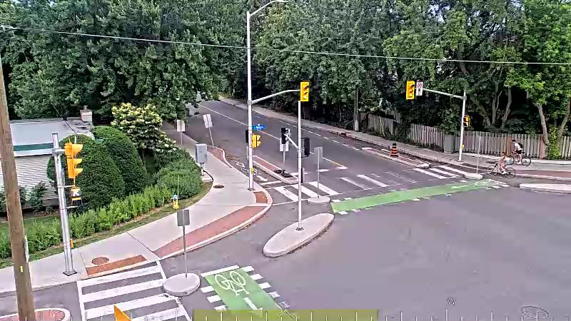 Traffic camera image at 2025-07-01 00:21:31