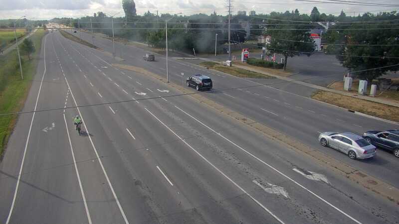 Traffic camera image at 2025-08-24 14:30:13