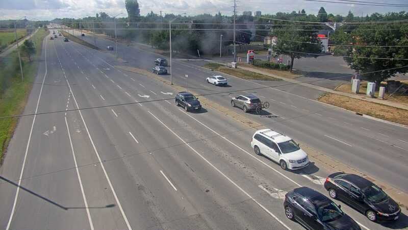 Traffic camera image at 2025-08-24 14:35:14