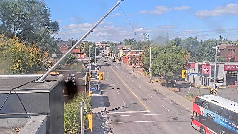 Traffic camera image at 2025-09-14 17:31:24
