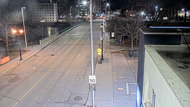 Traffic camera image at 2025-04-25 06:55:51