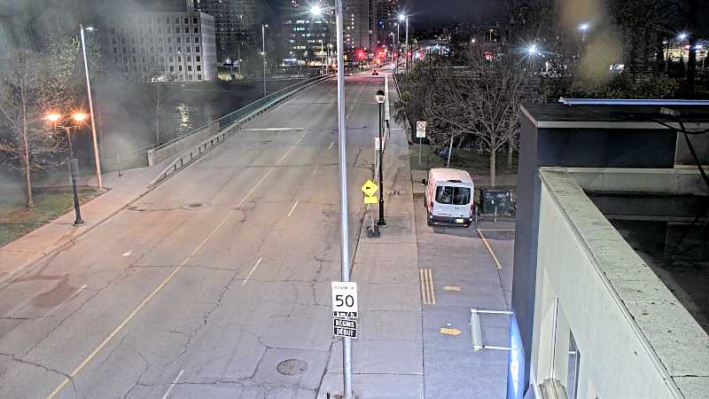 Traffic camera image at 2025-05-09 06:51:12