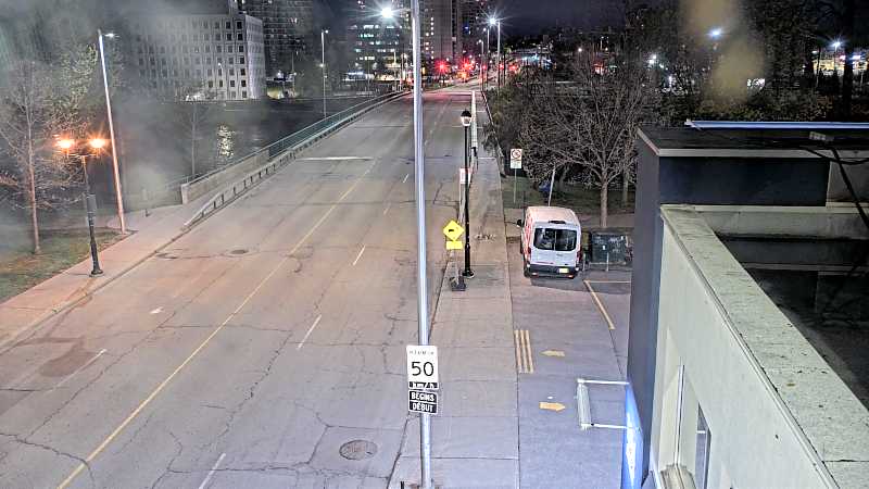 Traffic camera image at 2025-05-09 06:56:12