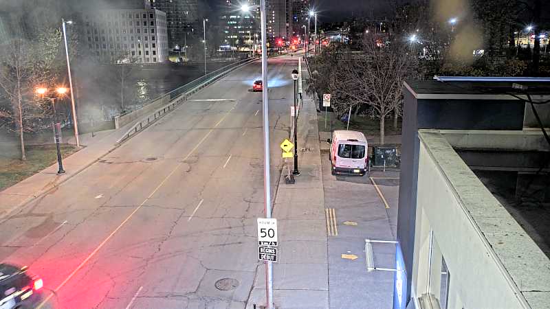 Traffic camera image at 2025-05-09 07:01:03