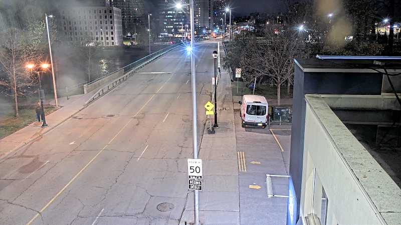 Traffic camera image at 2025-05-09 07:15:55