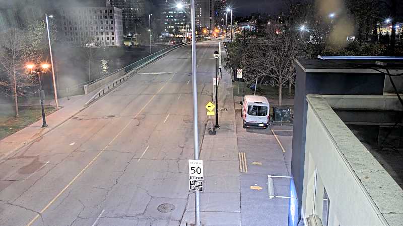 Traffic camera image at 2025-05-09 08:20:59