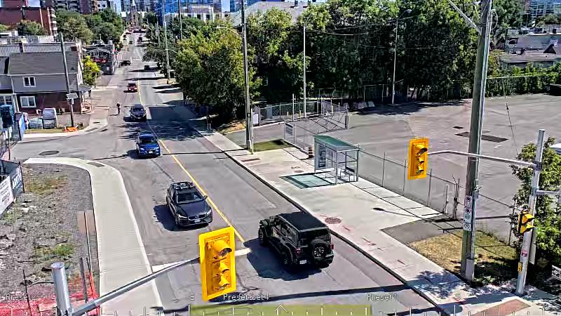 Traffic camera image at 2025-08-31 16:21:33