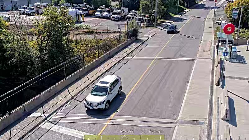 Traffic camera image at 2025-09-14 17:41:24