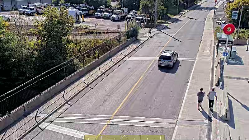 Traffic camera image at 2025-09-14 18:26:31