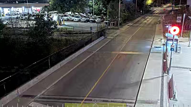 Traffic camera image at 2025-09-17 05:16:18