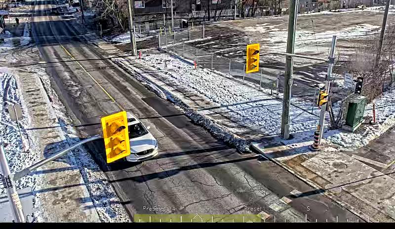 Traffic camera image at 2024-12-21 16:01:14