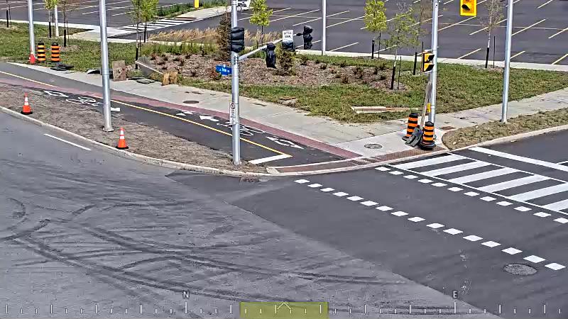 Traffic camera image at 2025-09-14 17:21:27
