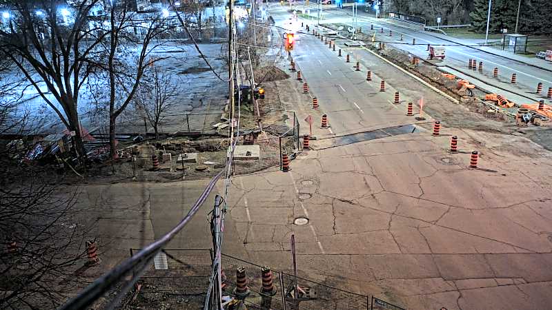 Traffic camera image at 2025-04-25 07:36:23