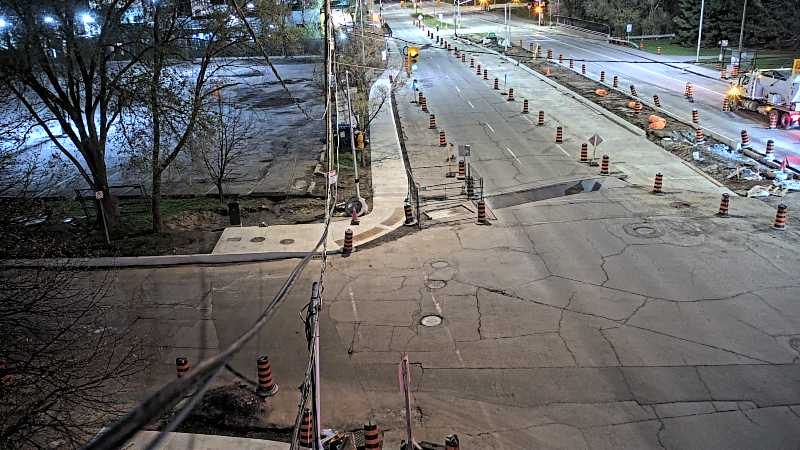 Traffic camera image at 2025-05-09 06:56:12