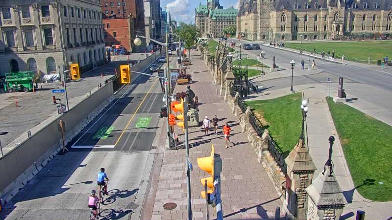 Traffic camera image at 2025-08-24 14:36:26