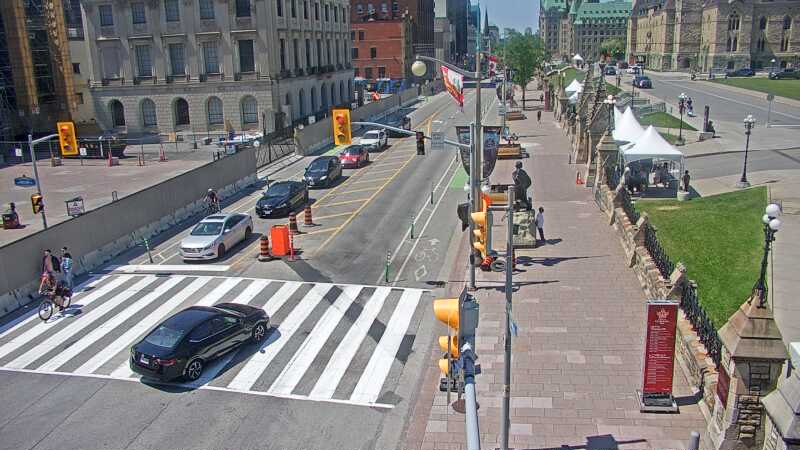 Traffic camera image at 2025-06-30 15:41:31
