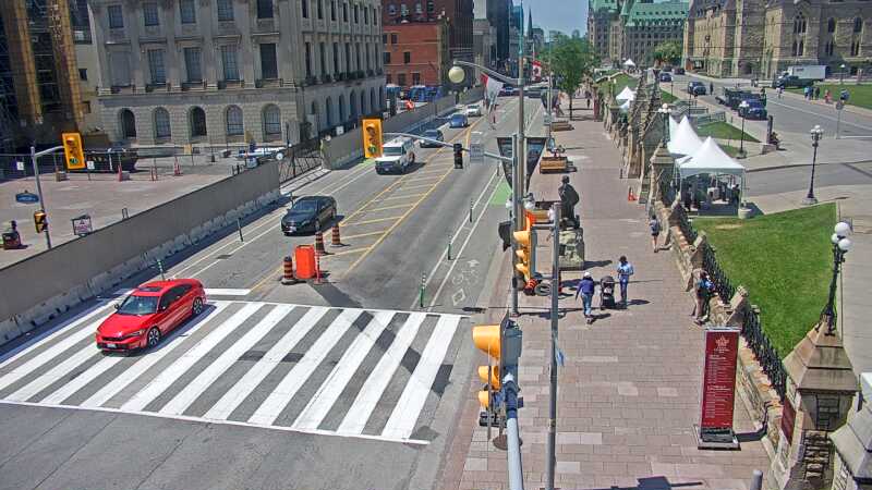 Traffic camera image at 2025-06-30 15:46:31