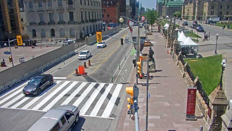 Traffic camera image at 2025-06-30 16:01:32