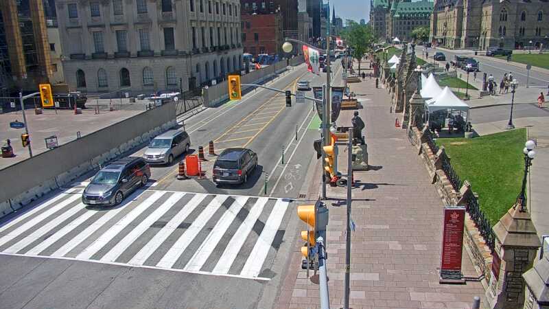 Traffic camera image at 2025-06-30 16:21:20