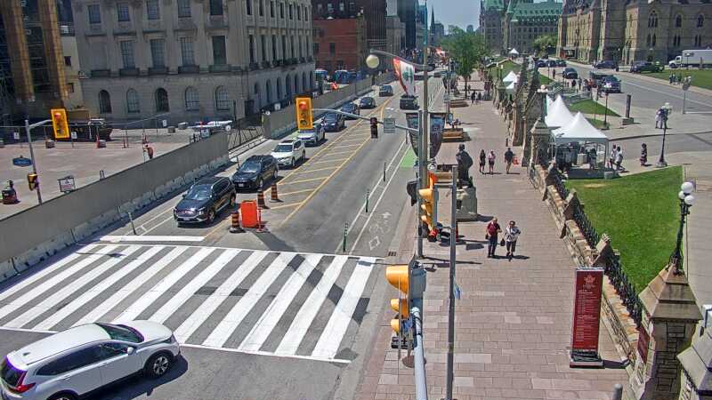 Traffic camera image at 2025-06-30 16:41:28