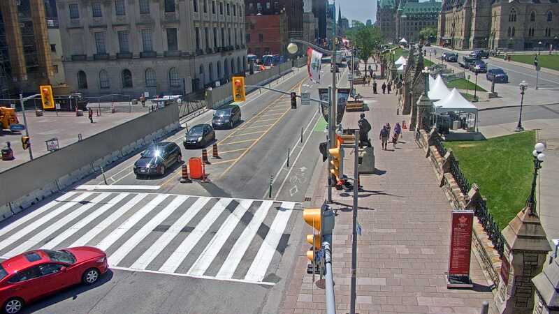Traffic camera image at 2025-06-30 16:56:24