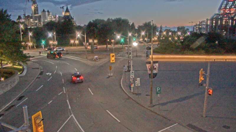 Traffic camera image at 2025-08-25 00:21:19