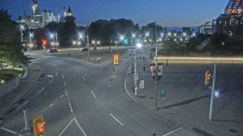 Traffic camera image at 2025-08-25 00:31:29