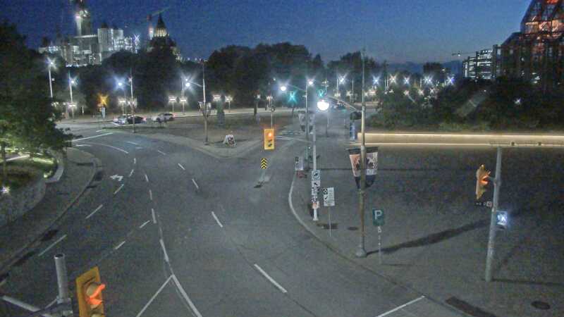 Traffic camera image at 2025-08-25 00:36:23