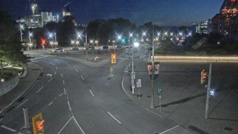 Traffic camera image at 2025-08-25 00:41:27
