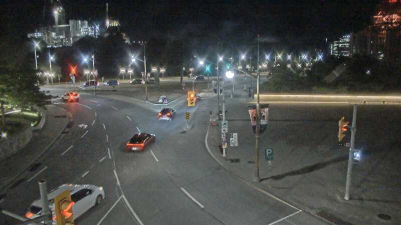 Traffic camera image at 2025-08-25 02:41:22