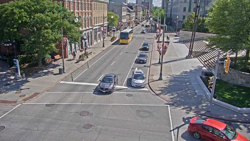 Traffic camera image at 2025-09-14 17:36:32