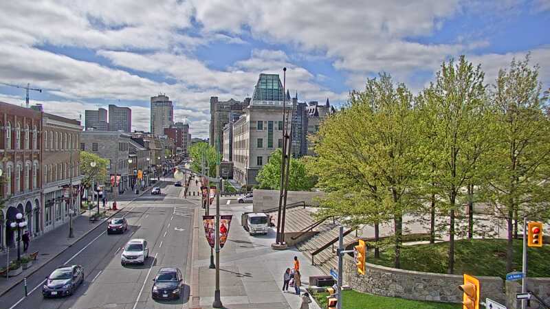 Traffic camera image at 2025-05-20 13:46:31