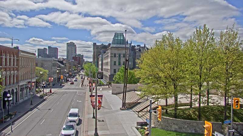 Traffic camera image at 2025-05-20 14:41:05