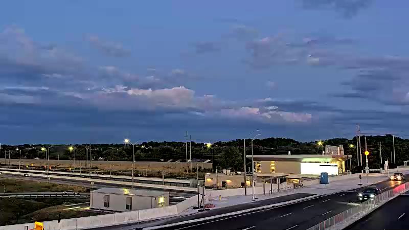 Traffic camera image at 2025-08-25 00:11:24