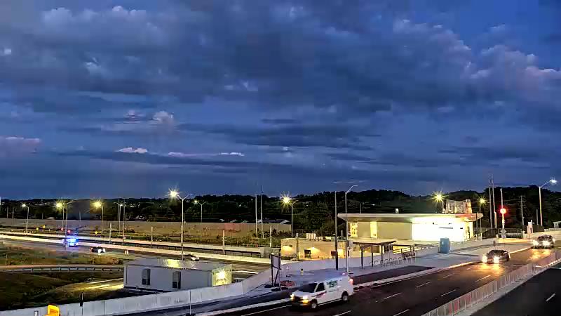 Traffic camera image at 2025-08-25 00:21:19